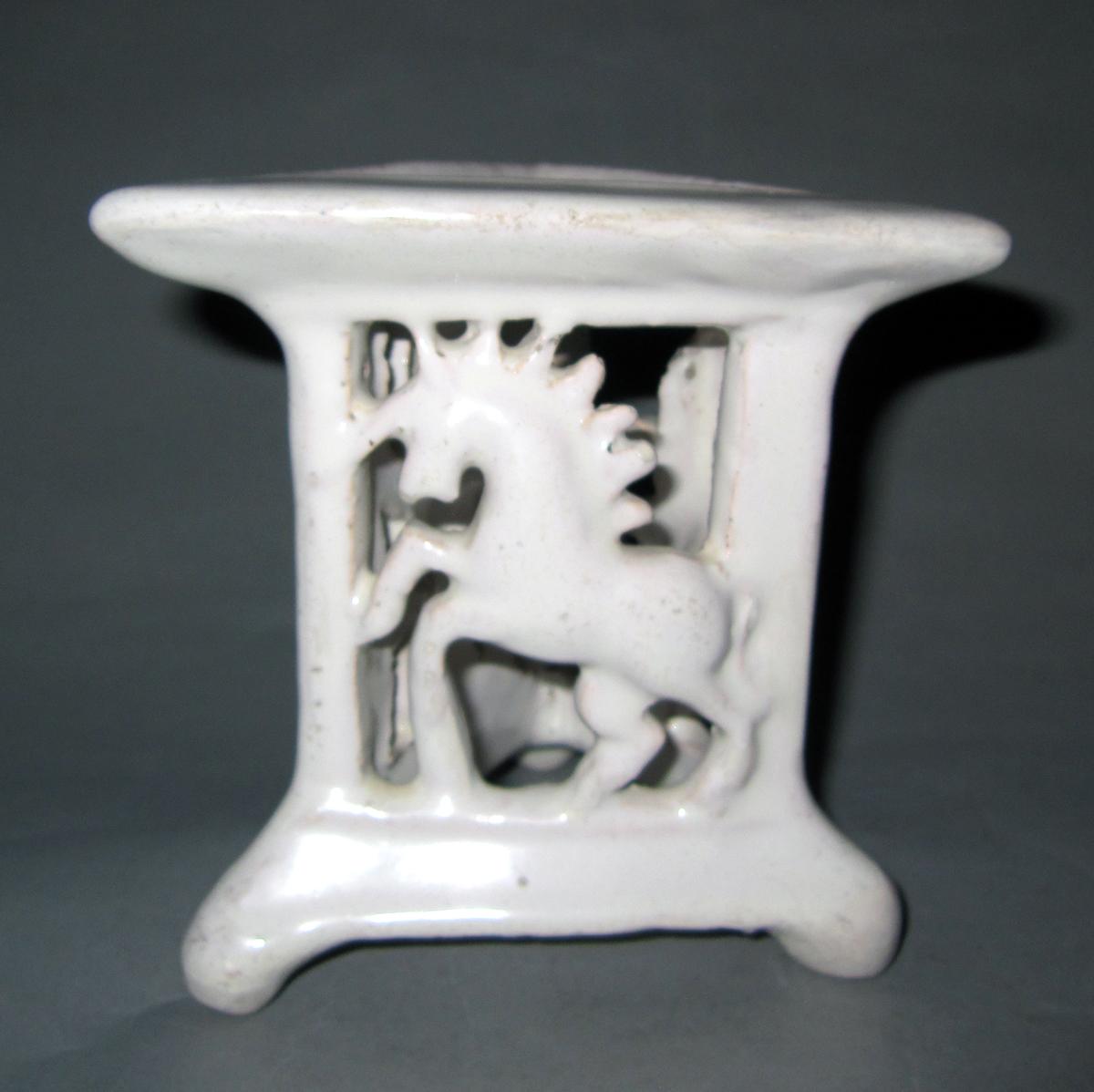 1964.0683 Delft salt face 2