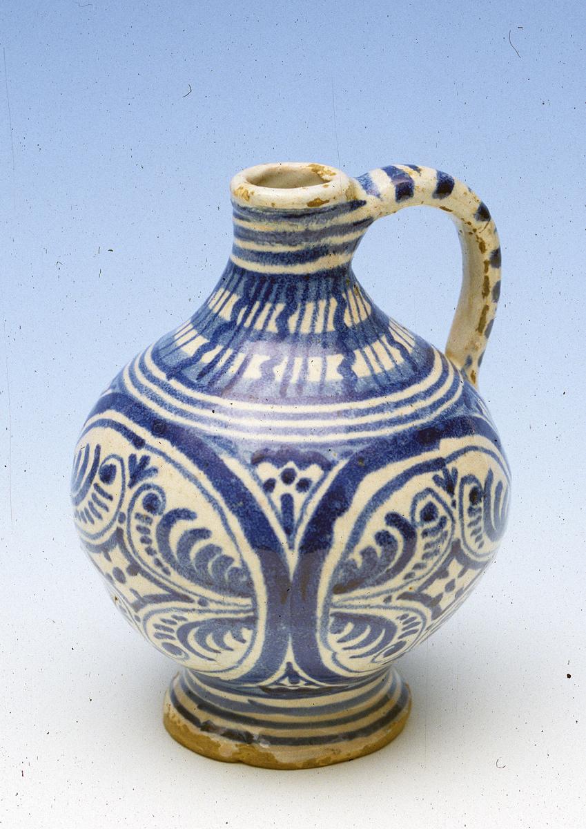 1964.0684 Bottle