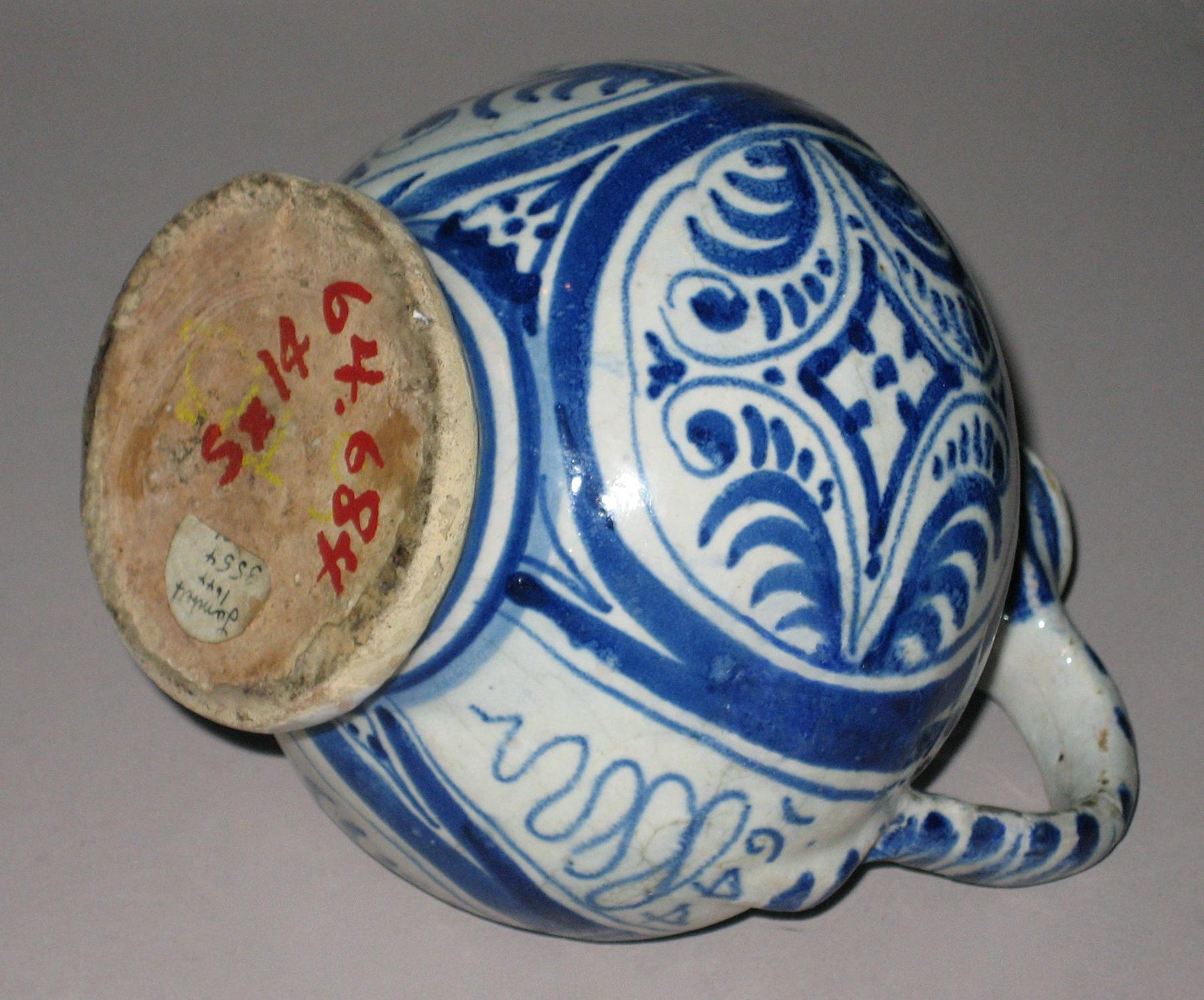 1964.0684 Delft jug  or bottle (bottom)