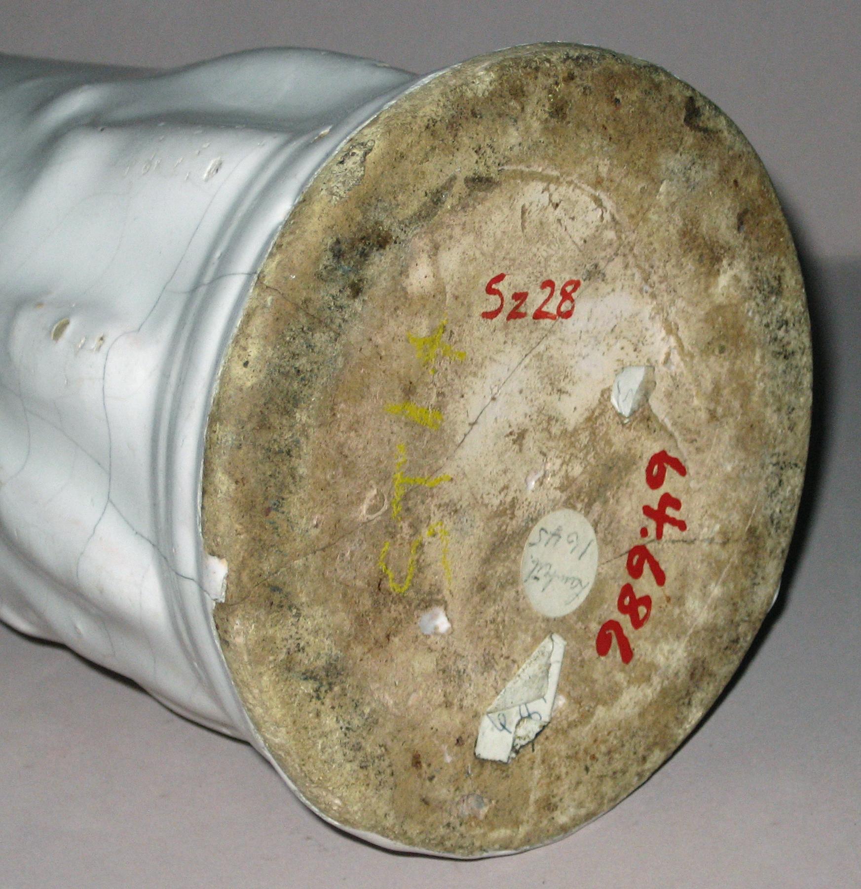 1964.0686 Delft tankard or flagon (bottom)