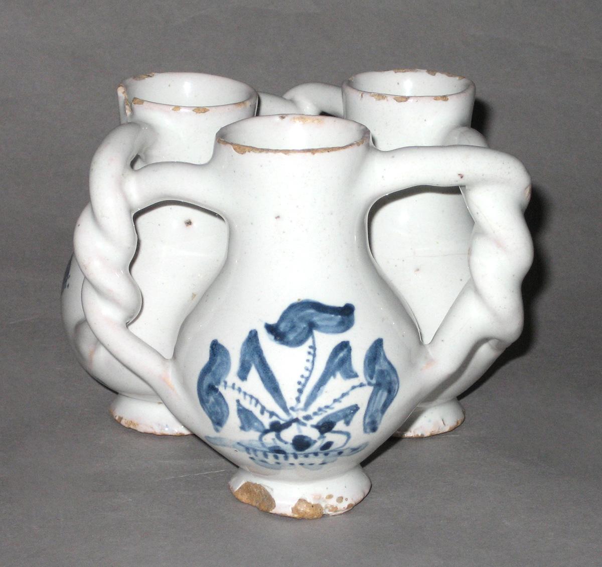 1964.0690 Delft fuddling cup