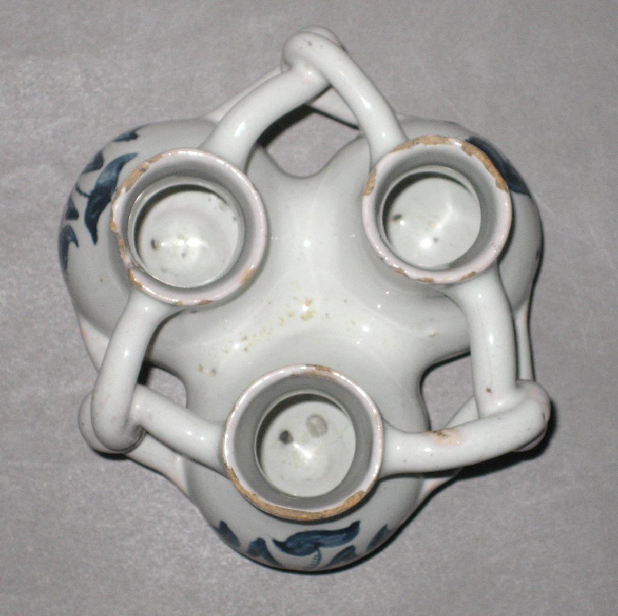 1964.0690 Delft fuddling cup (top)
