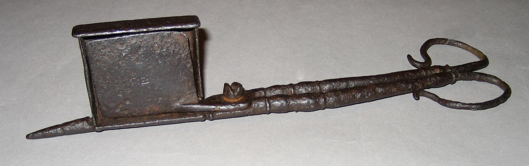 1964.0701 Snuffer