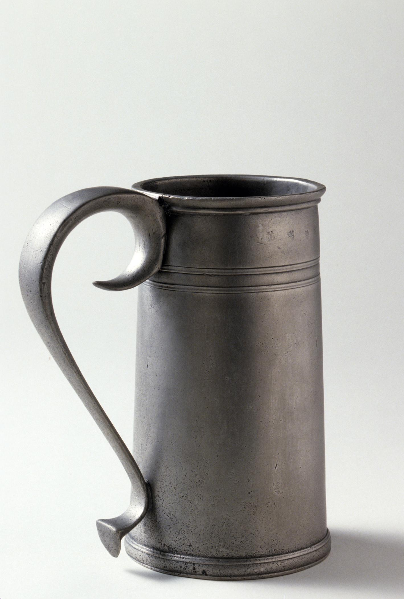 1964.0705 Pewter flagon
