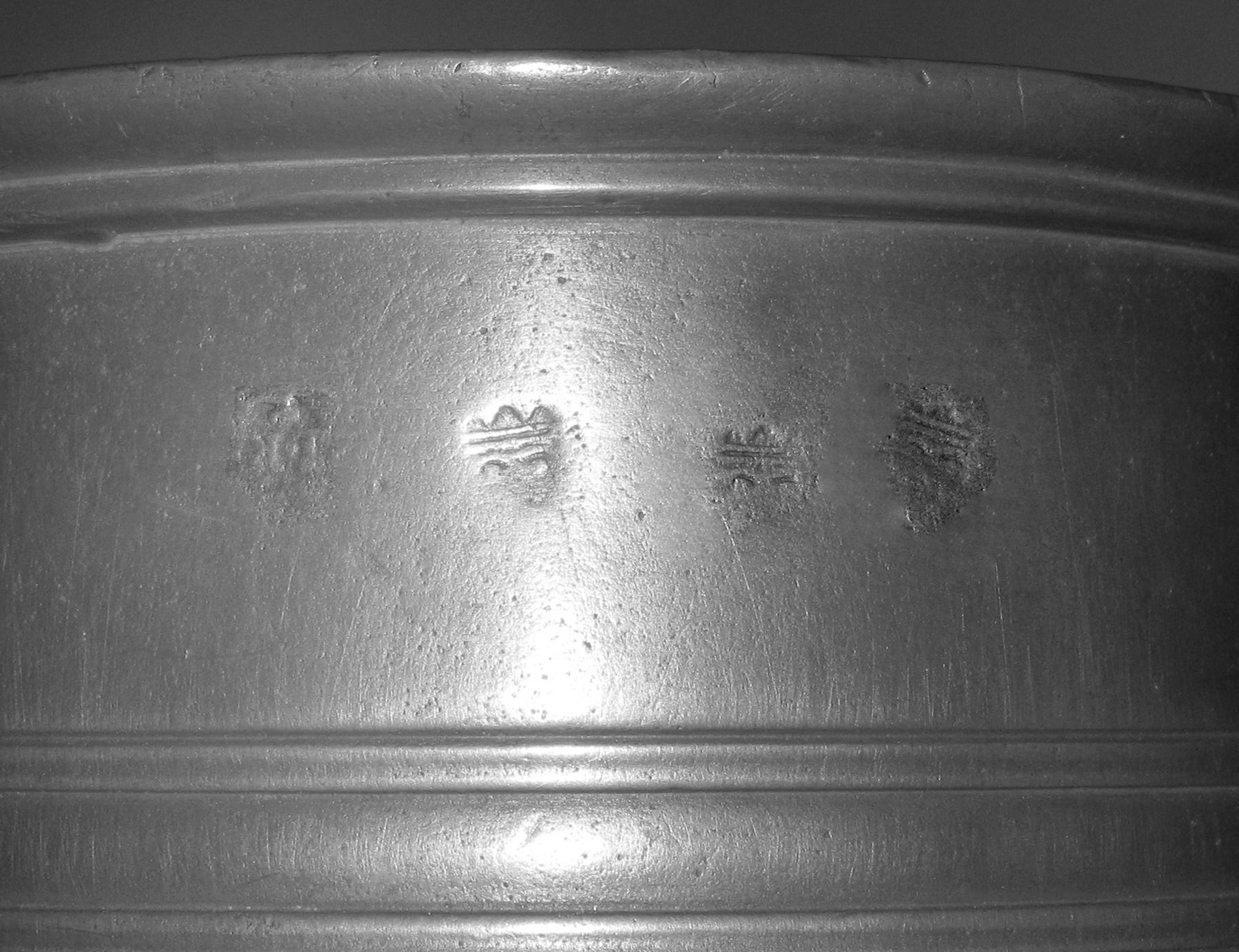 1964.0705 Pewter flagon (marks, near rim)