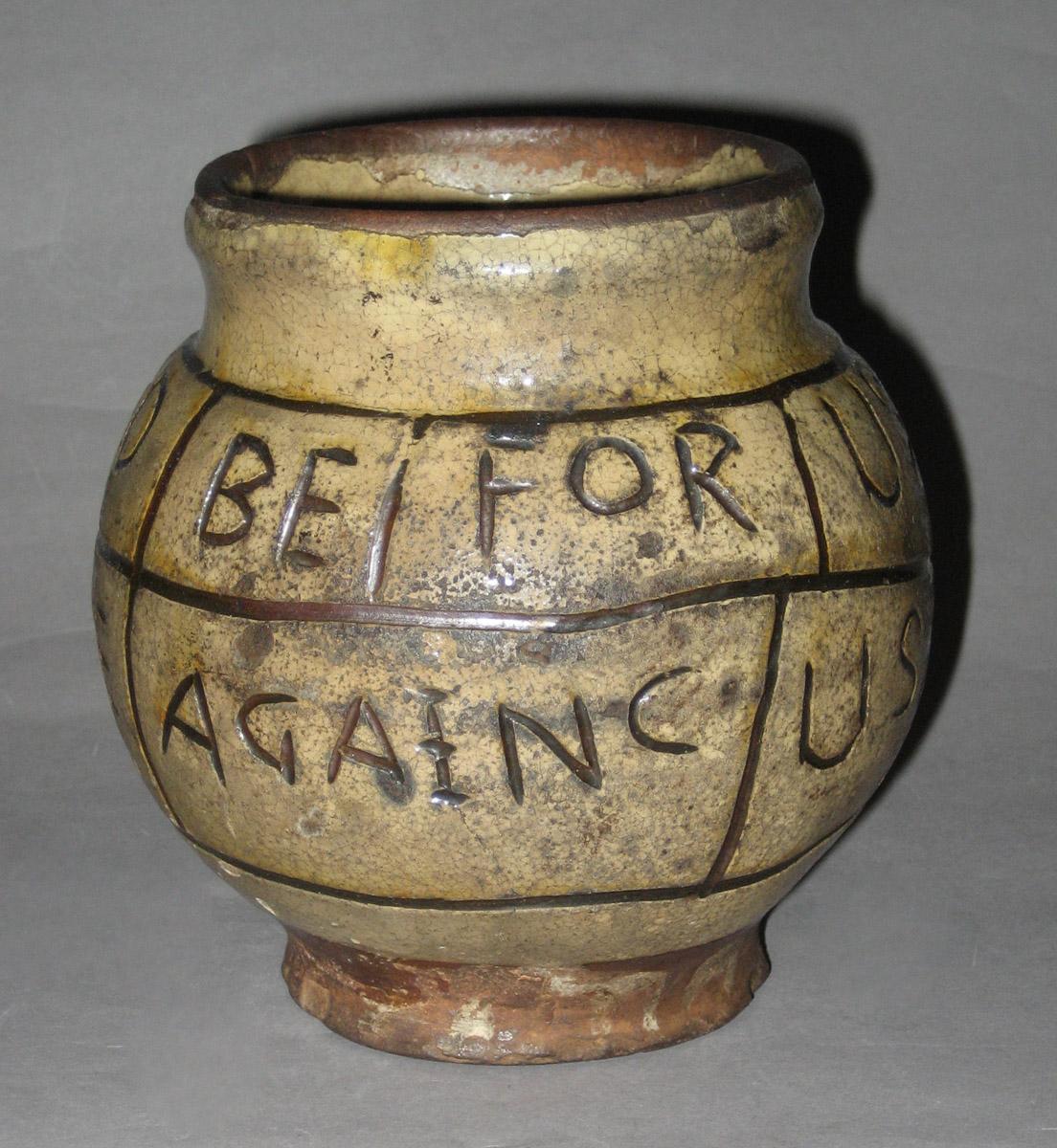 1964.0714 Slipware 1667 Honey pot (side 2)