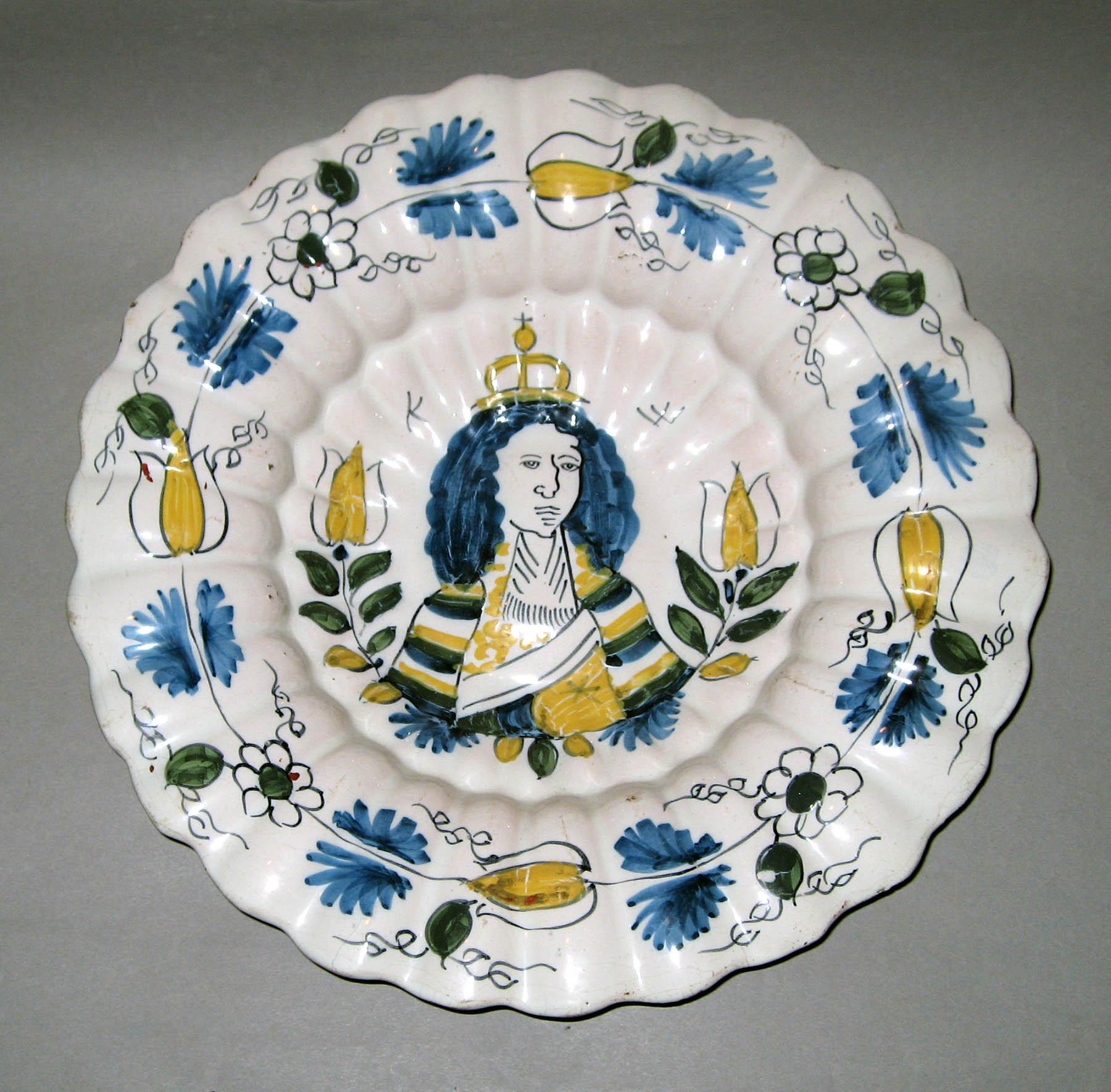 1964.0715 Earthenware dish