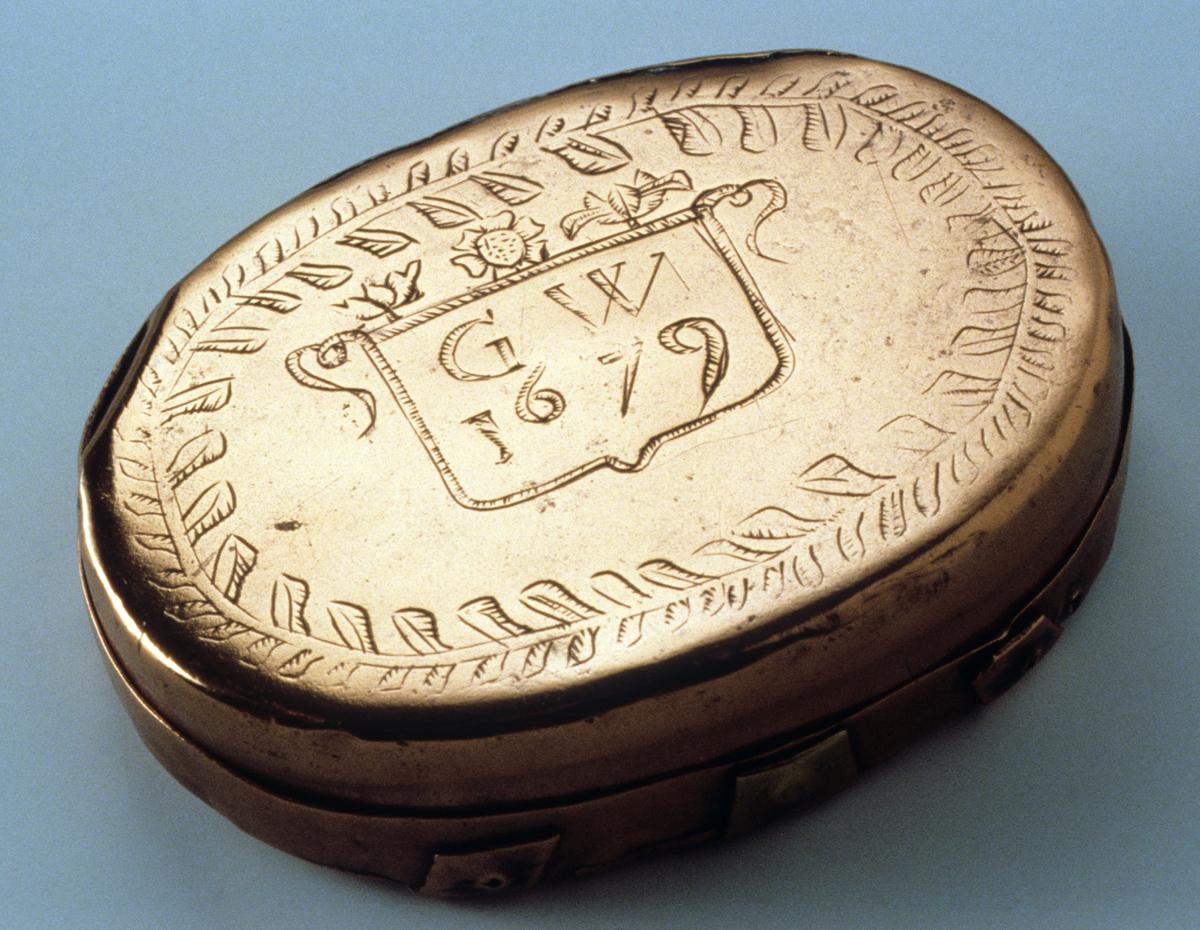 1964.0717 A, B Box, View 2