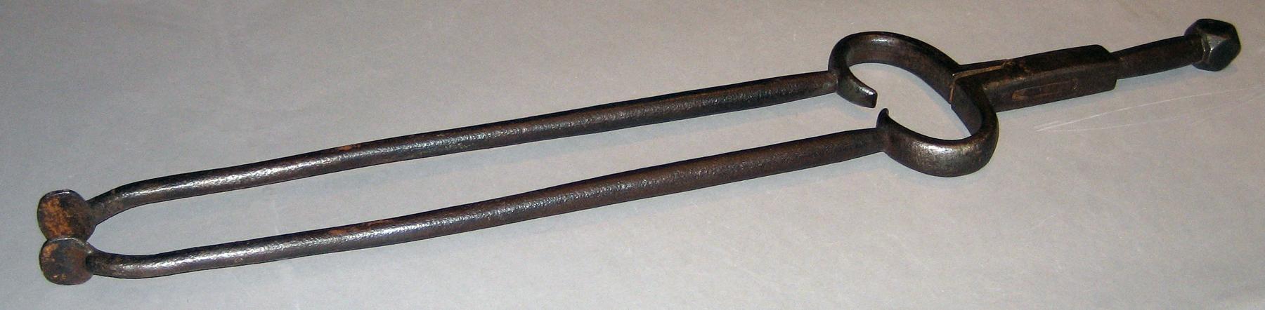 1964.0738 Tongs