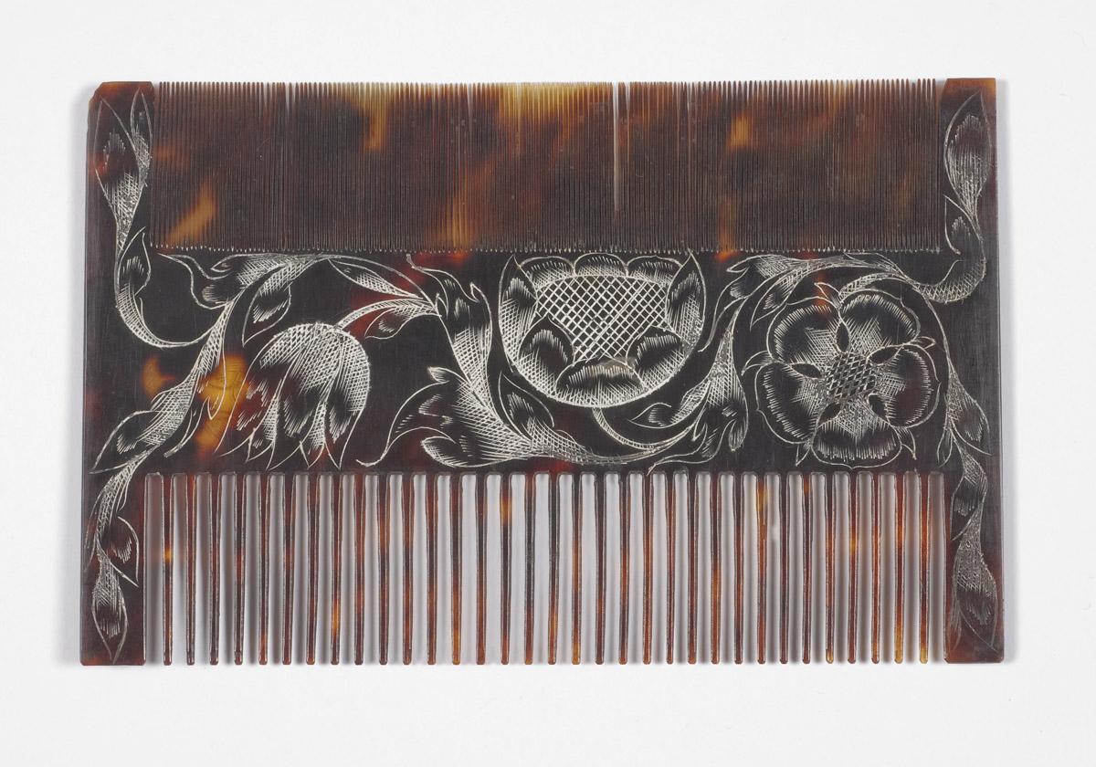 1964.0743 A Comb