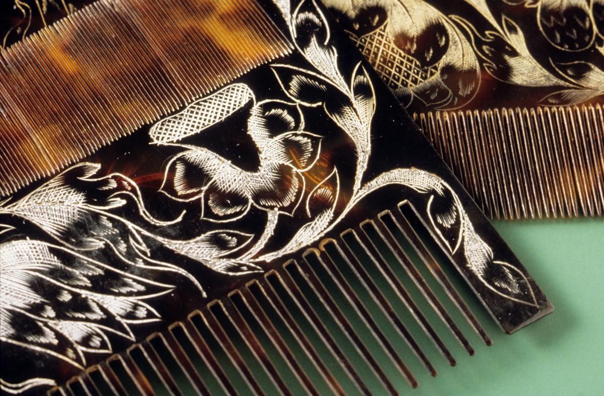 1964.0743 A, 1961.0324 A Combs, Detail