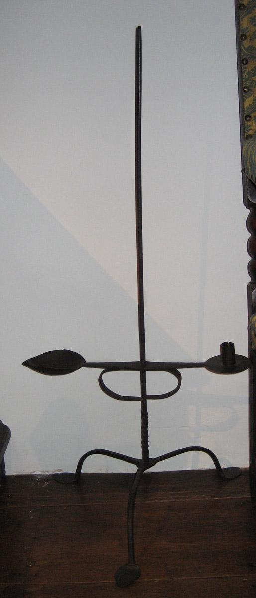 1964.0750 Candlestand