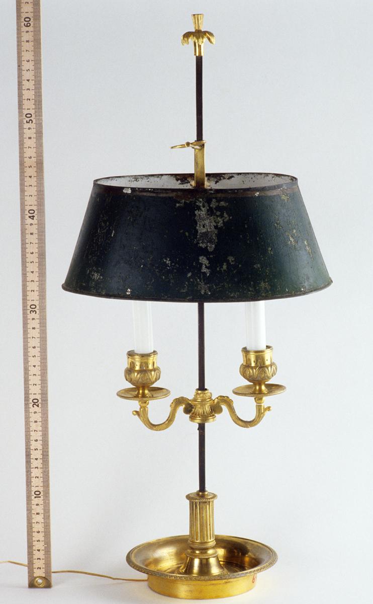 1964.0778 Lamp, View 2