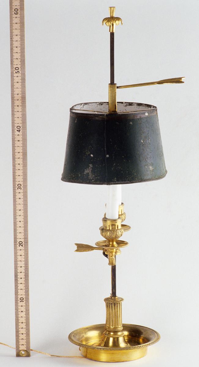1964.0778 Lamp, View 3