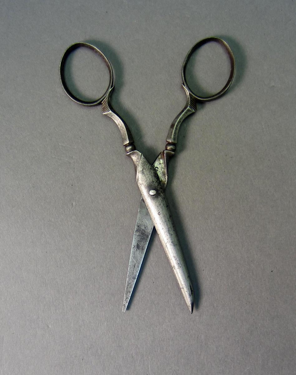 1964.0787 Scissors, Open