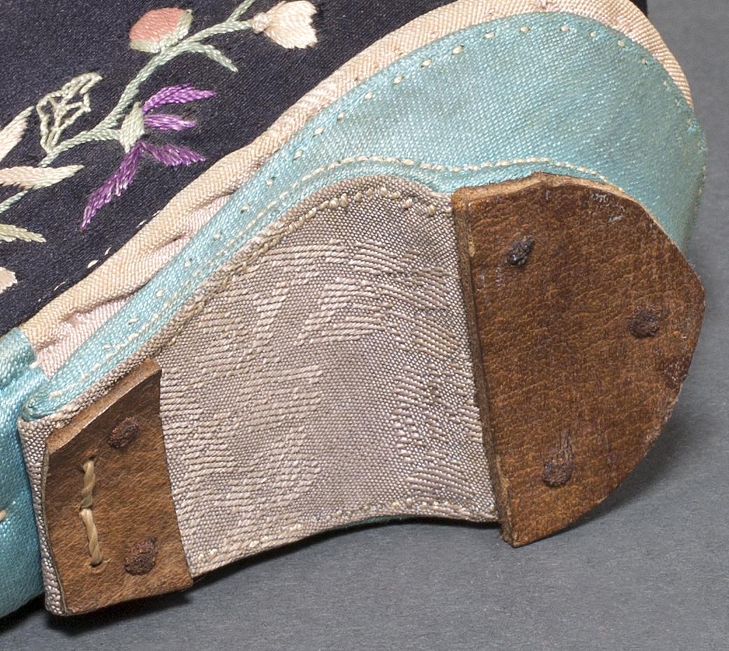 1964.0799 A Shoe, view 3 detail