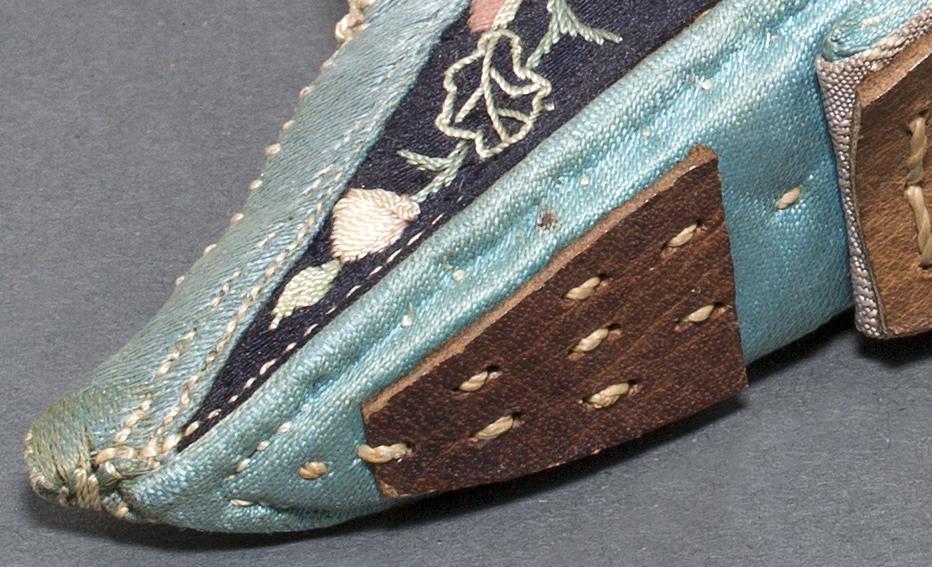 1964.0799 A Shoe, view 3 detail 2