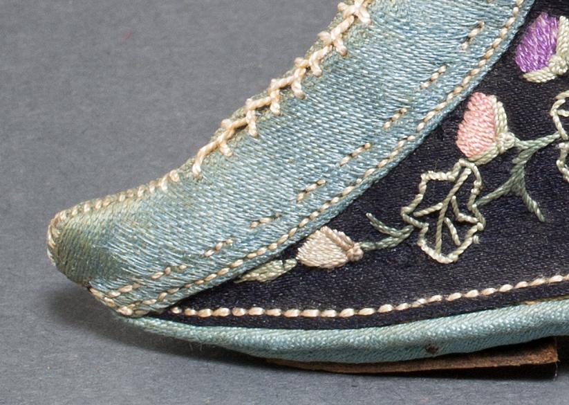 1964.0799 A Shoe, detail 3
