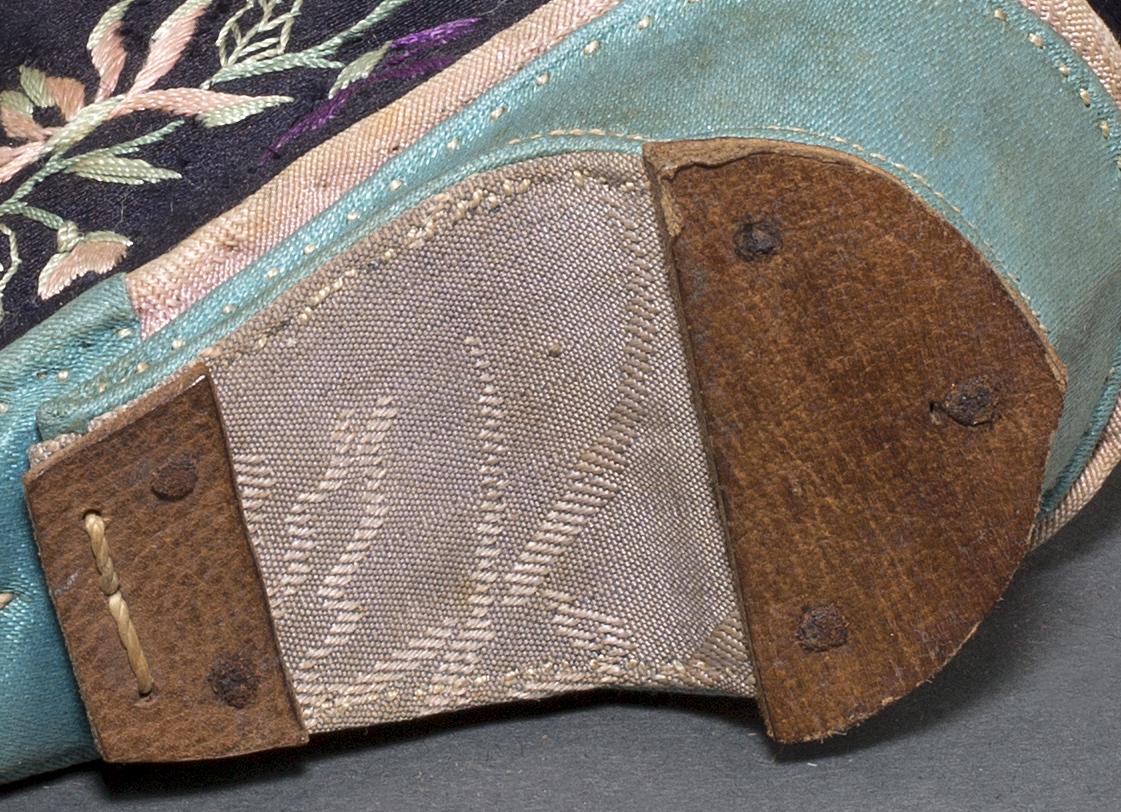 1964.0799 B Shoe, view 3 detail