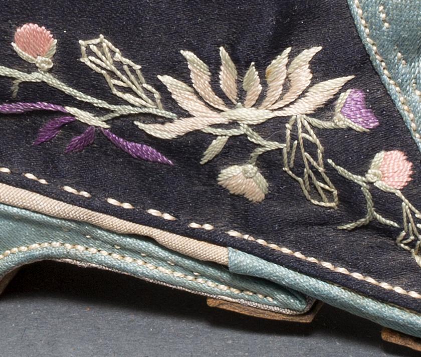 1964.0799 B Shoe, detail 4 KE