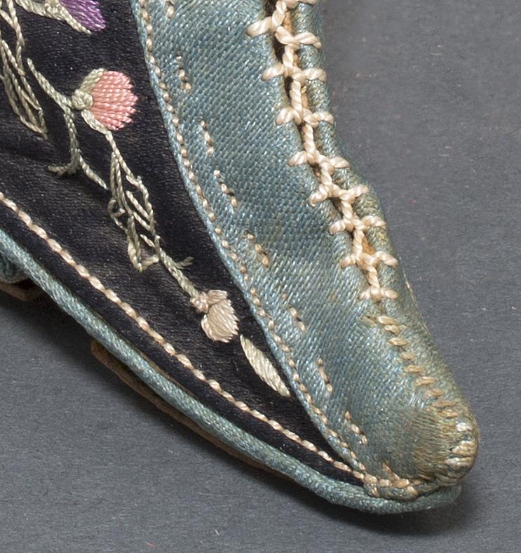 1964.0799 B Shoe, view 2 detail 3