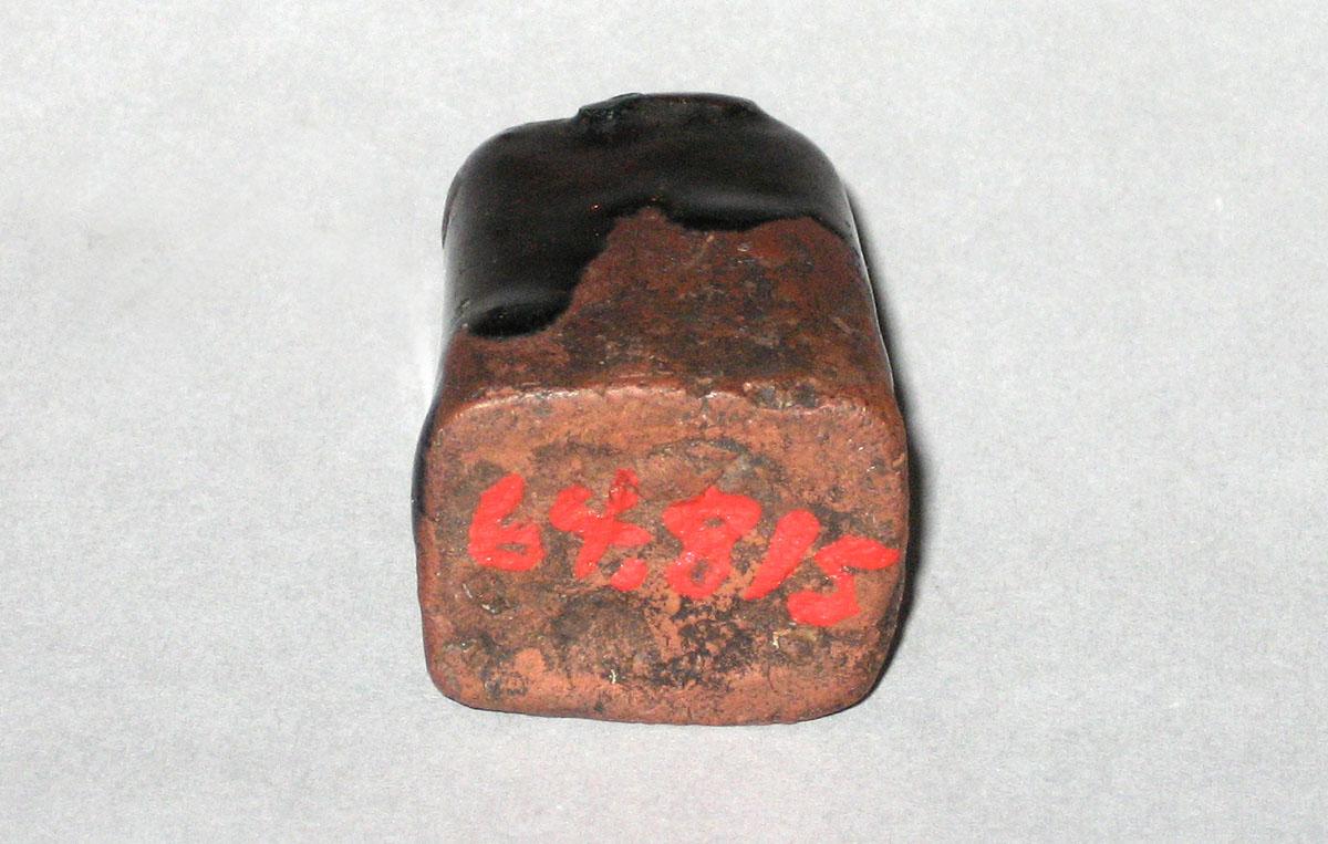1964.0815 Inkwell underside