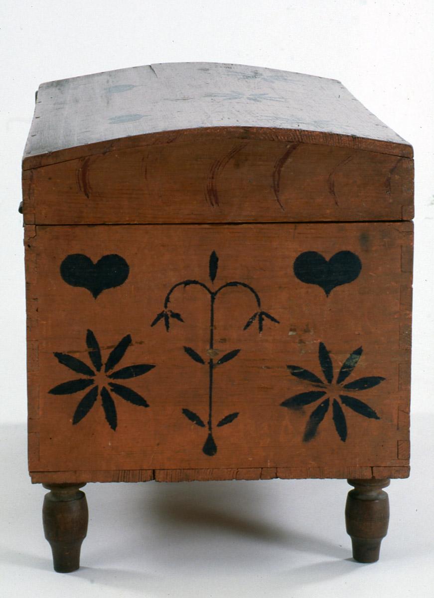 1964.0831 Chest side view