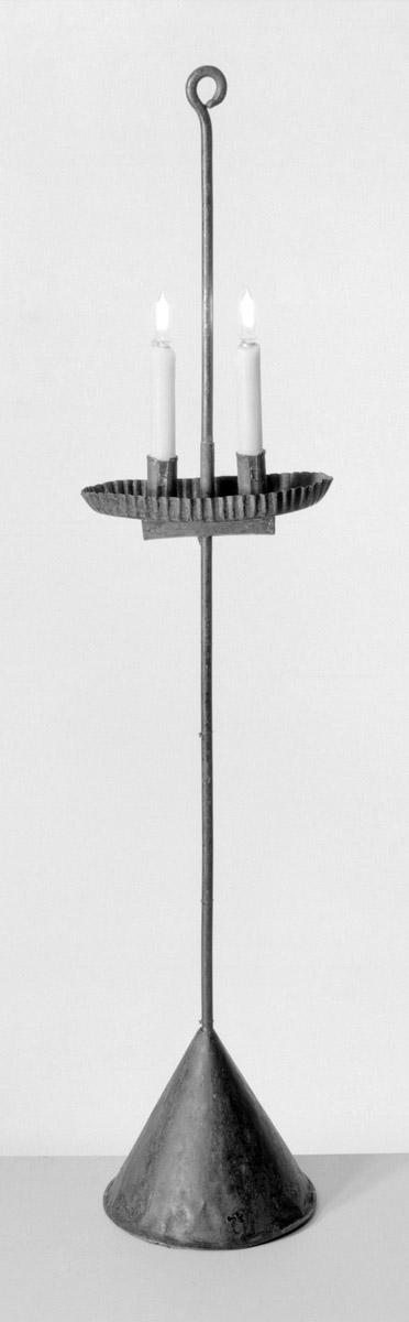 1964.0836 Candlestand