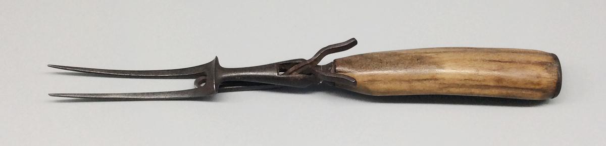 1955.0610 Fork, view 1