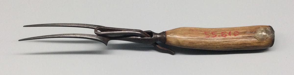 1955.0610 Fork, view 2