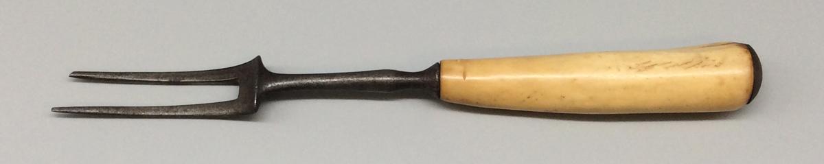 1955.0612 Fork, view 1
