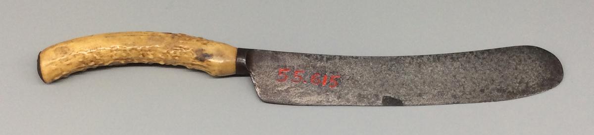 1955.0615 Knife, view 2