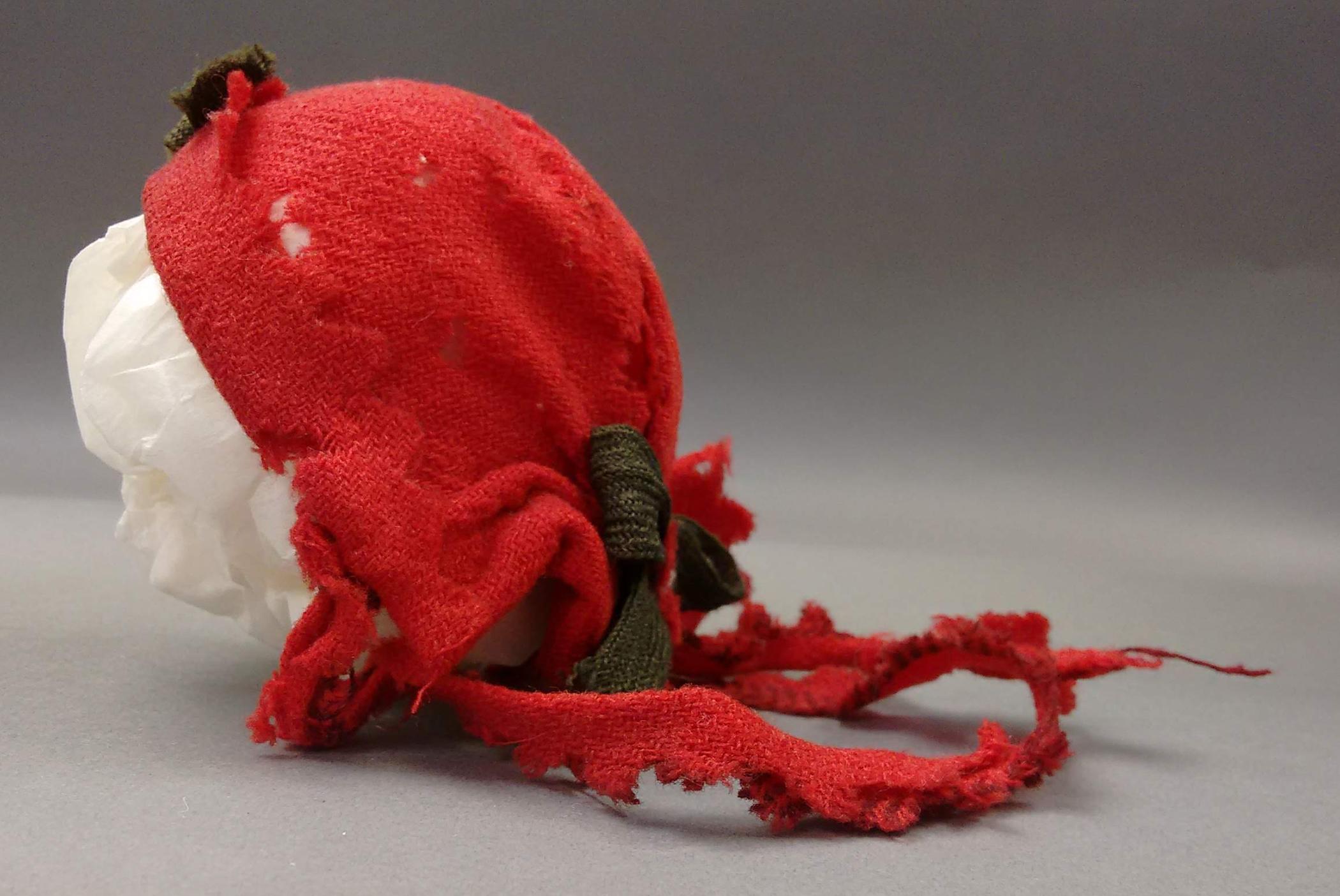 1964.0878 Doll, bonnet, view 3