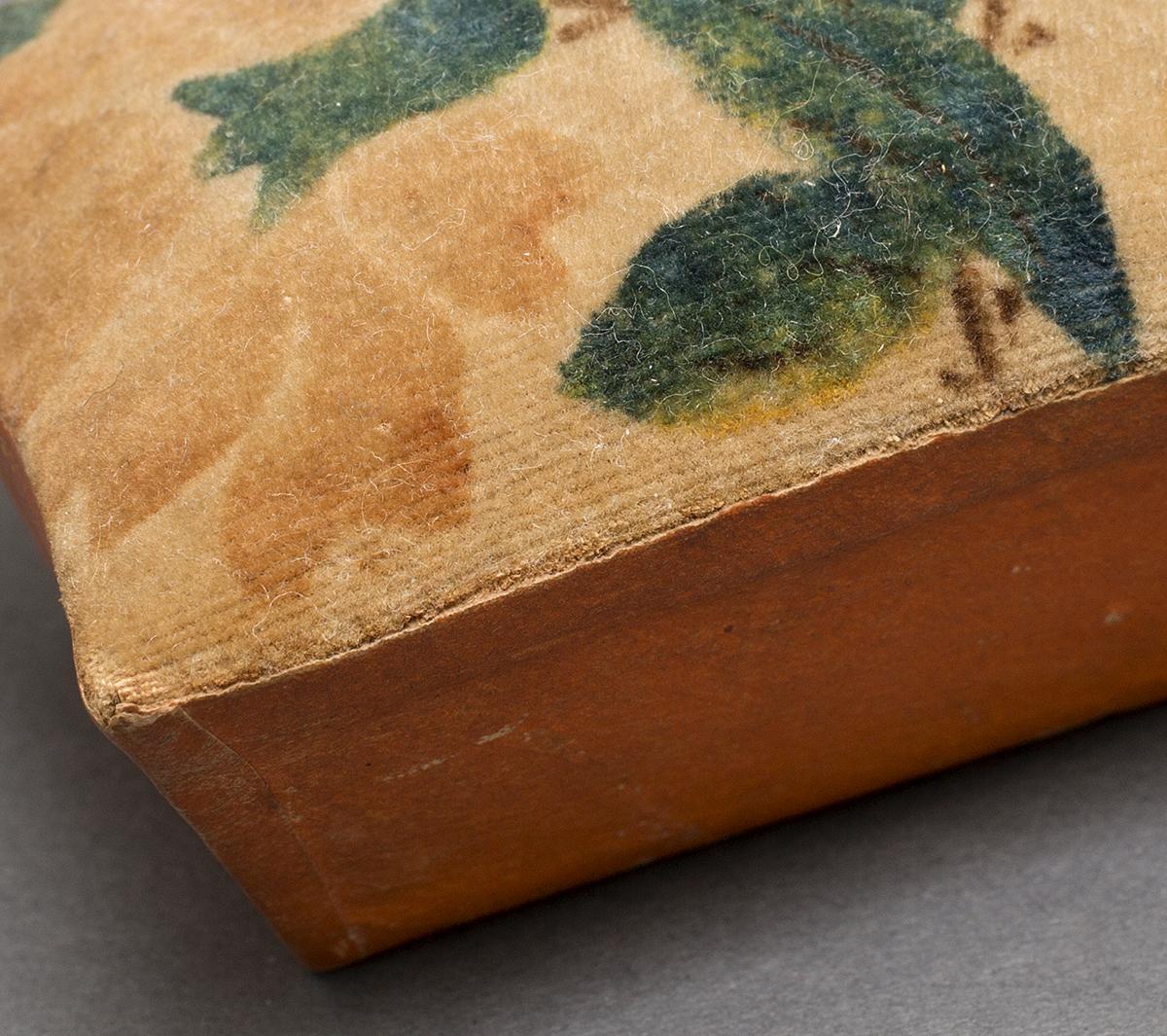 1964.0885 pincushion, detail