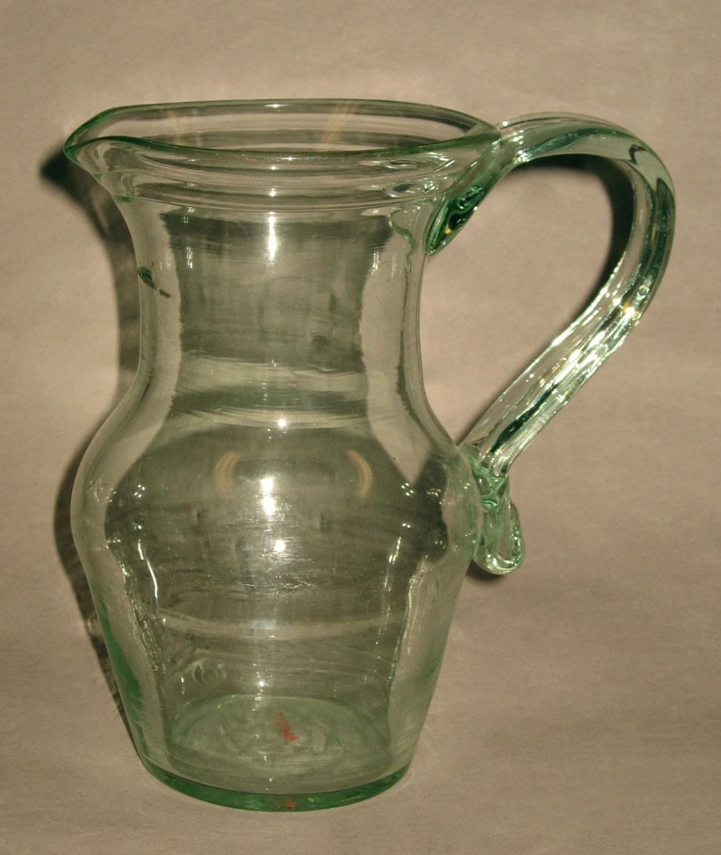 1964.0889 Glass jug