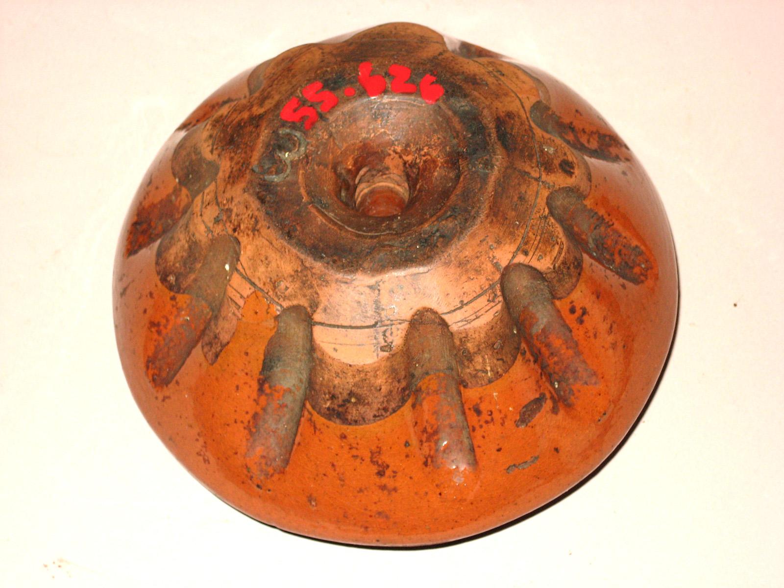 1955.0626 Mold (underside)