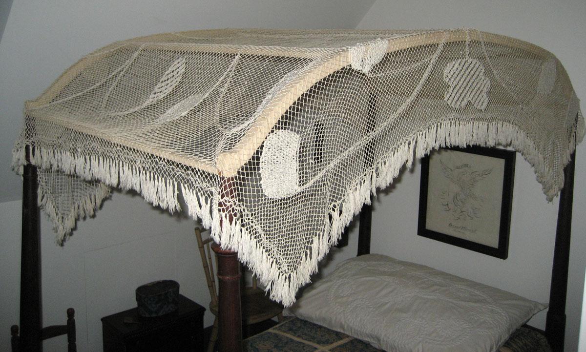 1964.0891 Bed hanging, tester