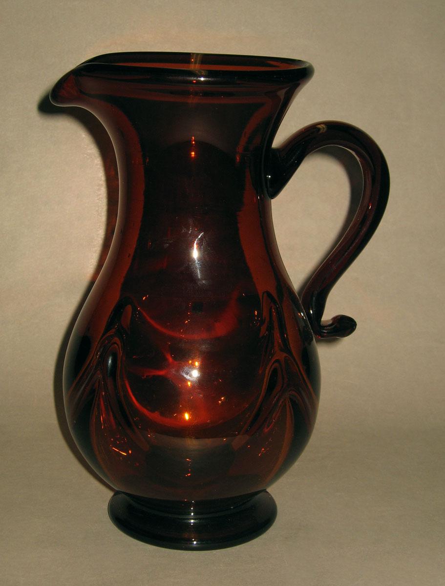 1964.0894 Glass jug