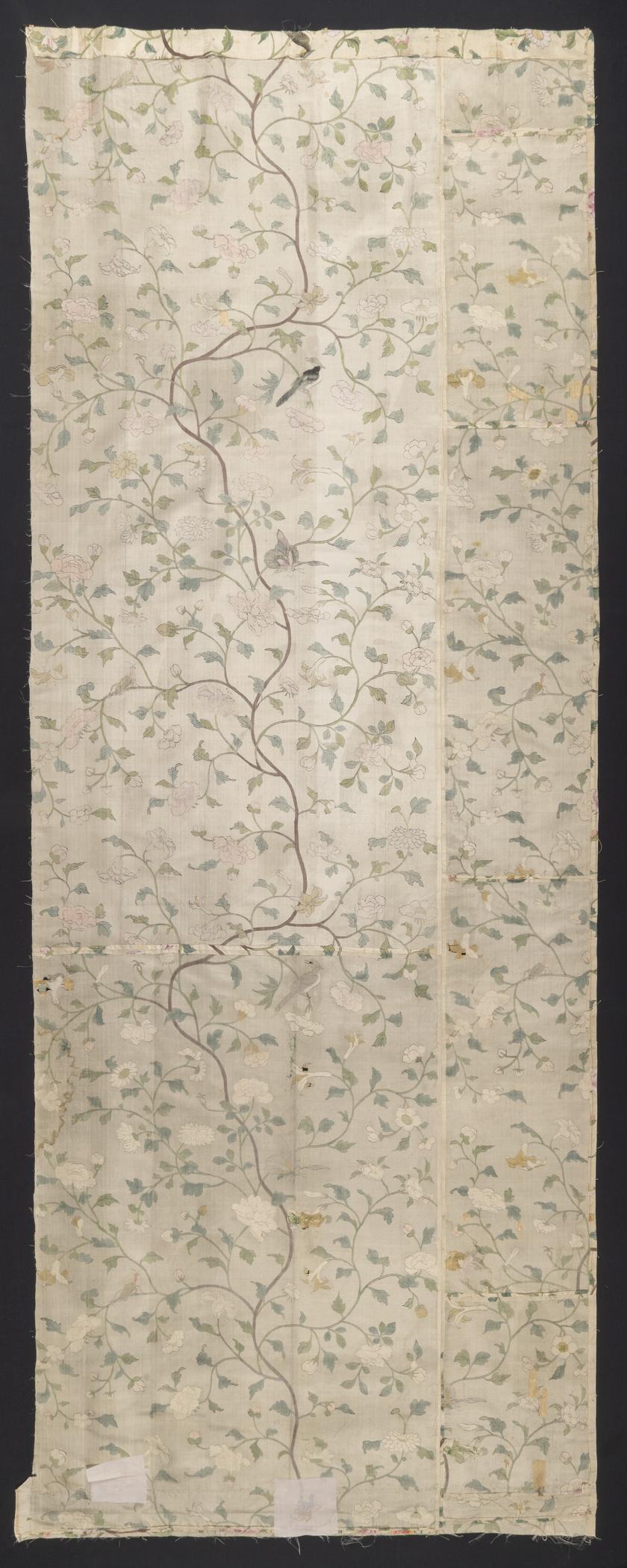 1955.0629 B Window hanging, view 2, reverse