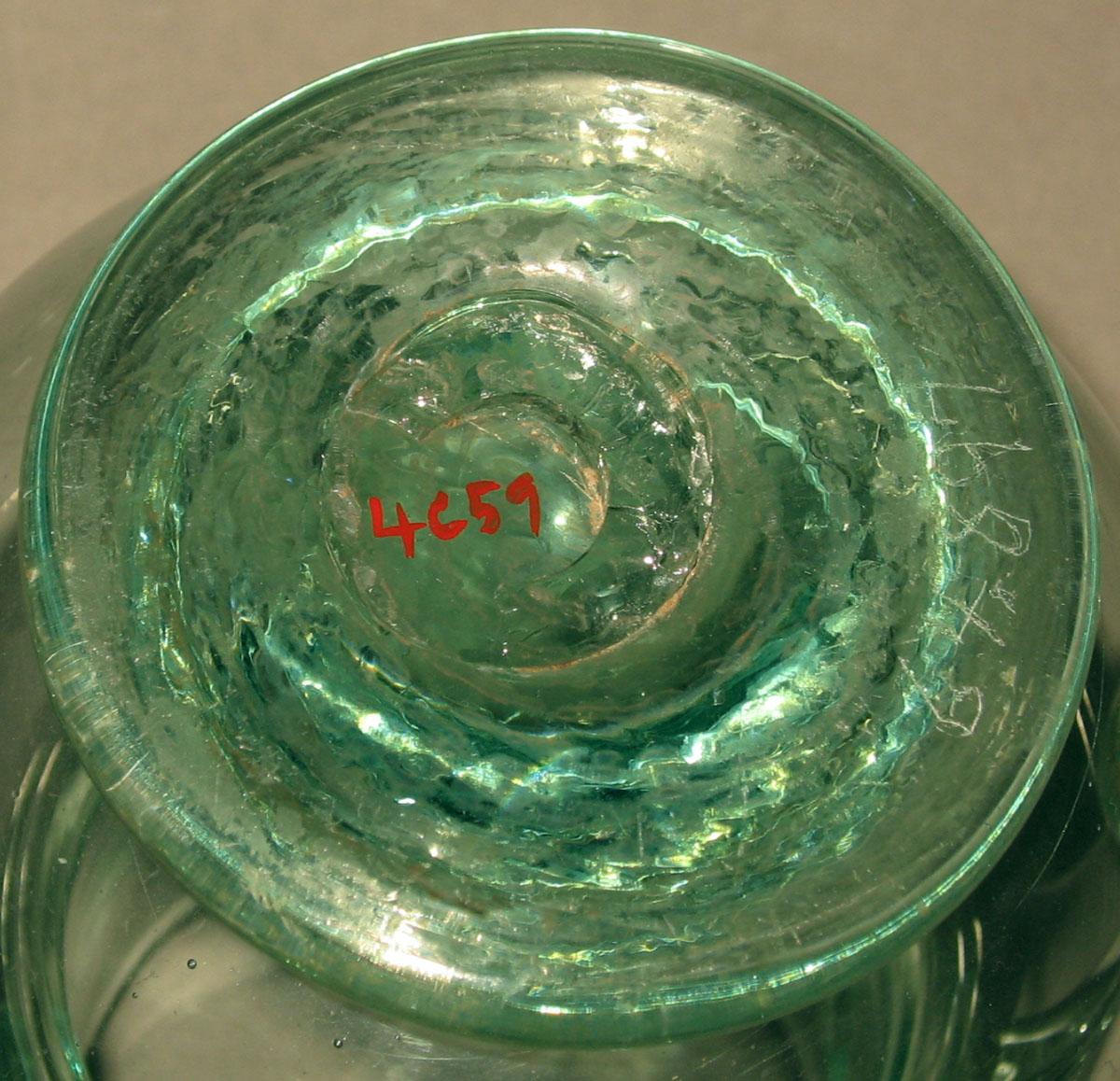 1964.0897 Glass vase (underside)