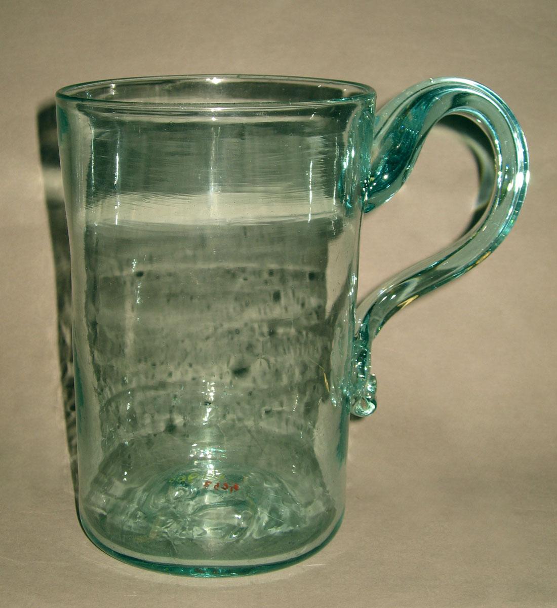 1964.0900 Glass mug