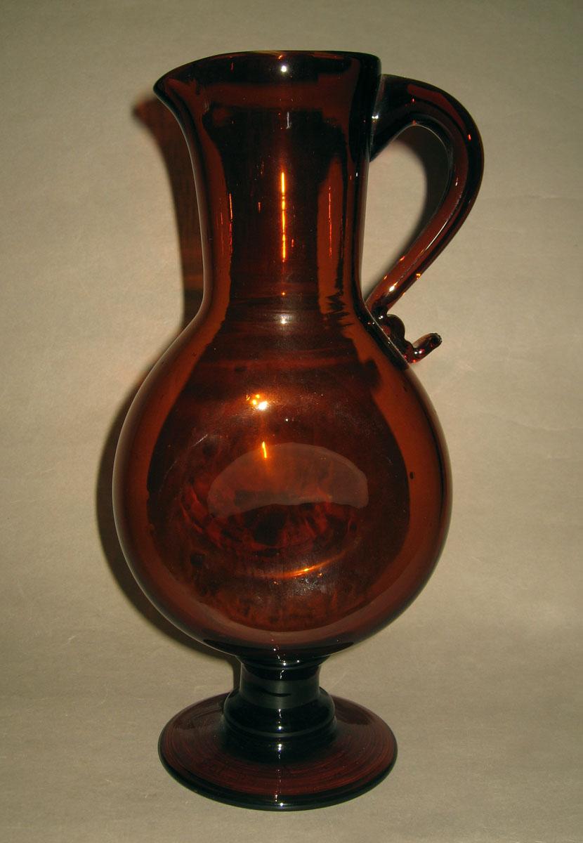 1964.0908 Glass jug