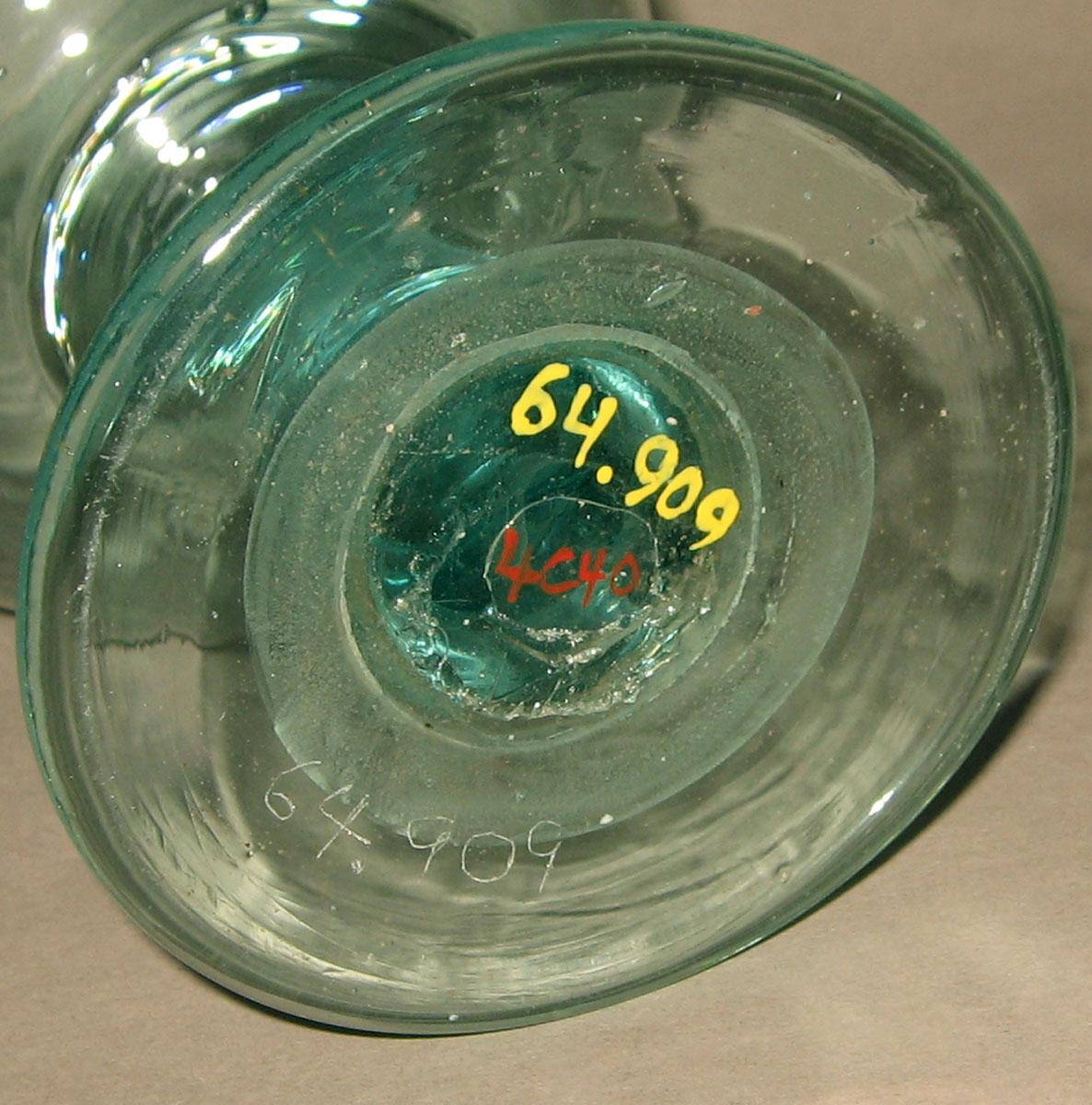 1964.0909 Glass Vase (underside)