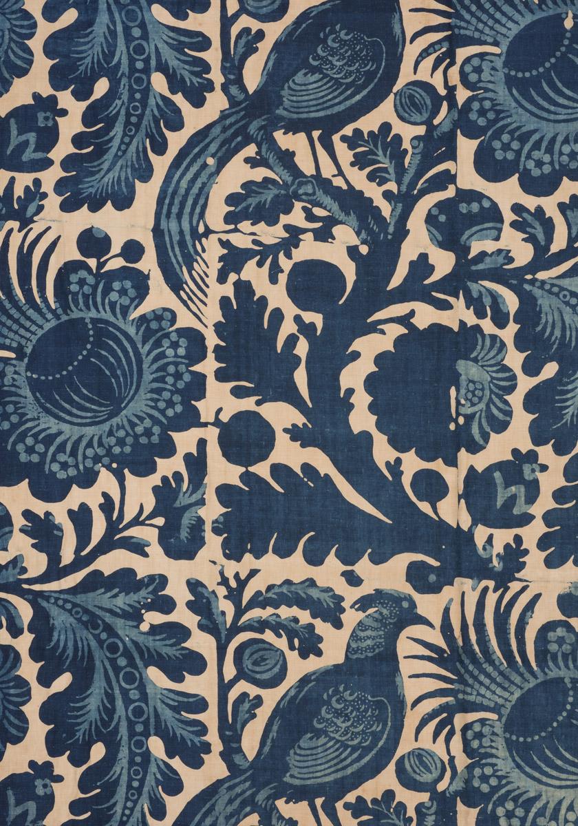 1951.0019 Bedcover, detail 2