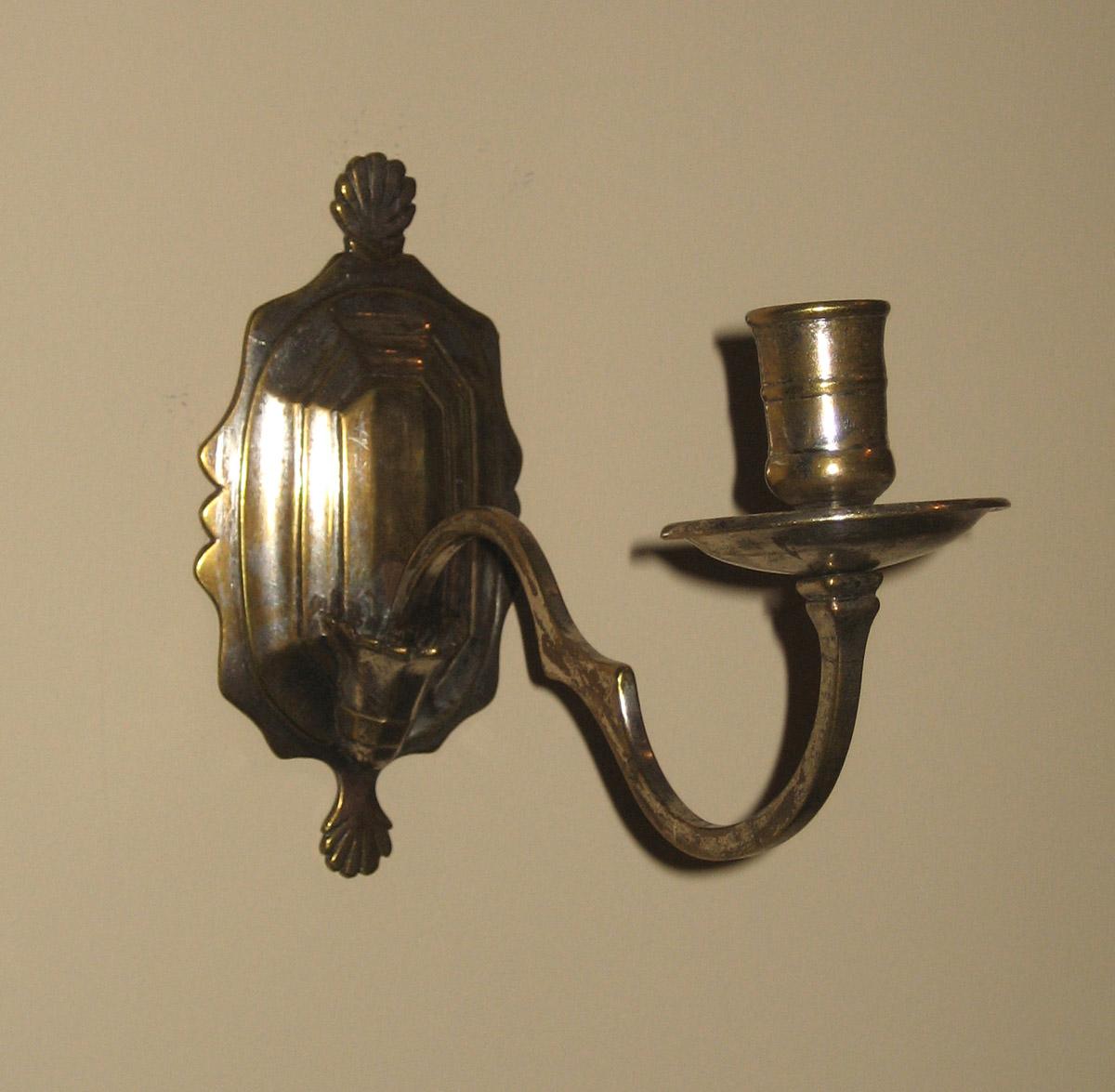 1964.0945.001 Sconce
