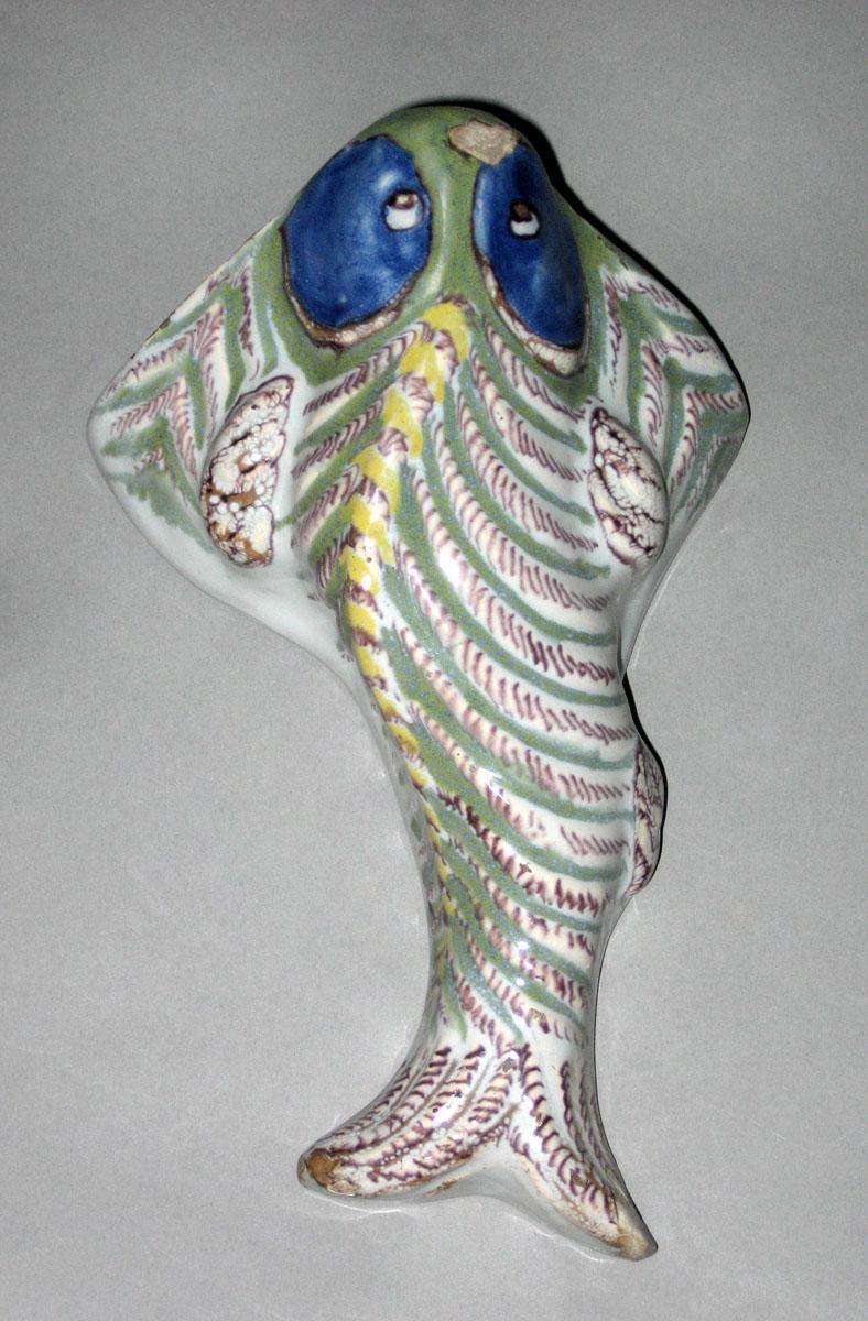 1964.0948 Delft fish wall pocket