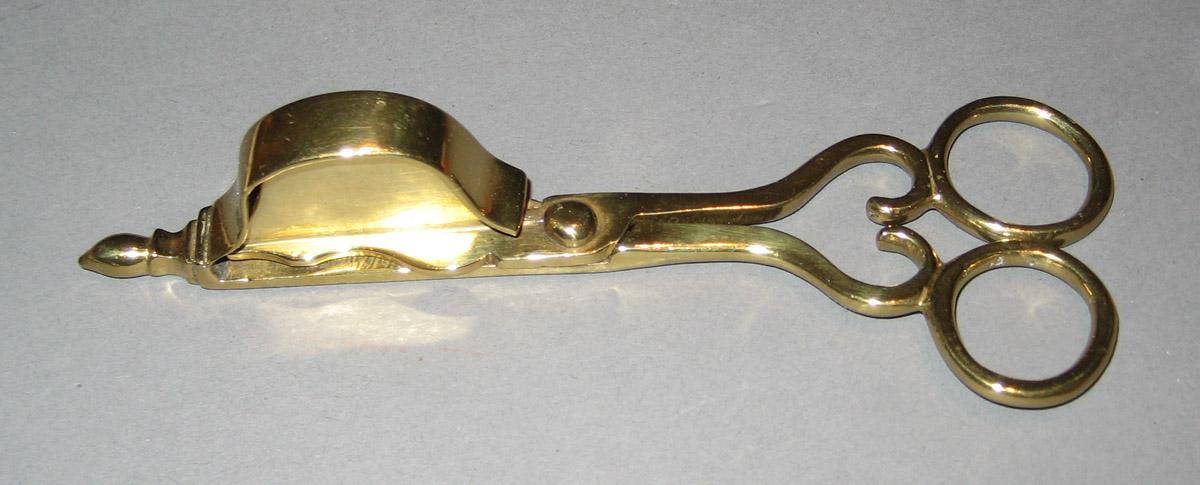 1964.0973 A Snuffer