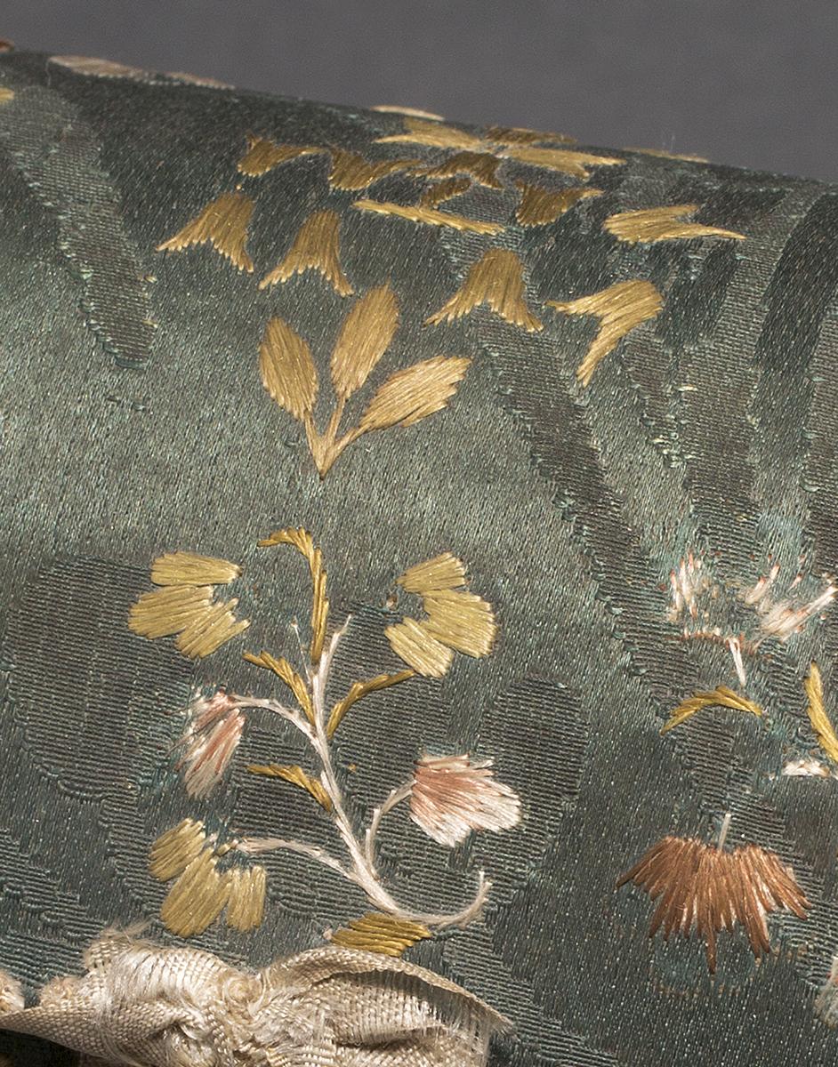 1964.0974 Box, Top Detail 2