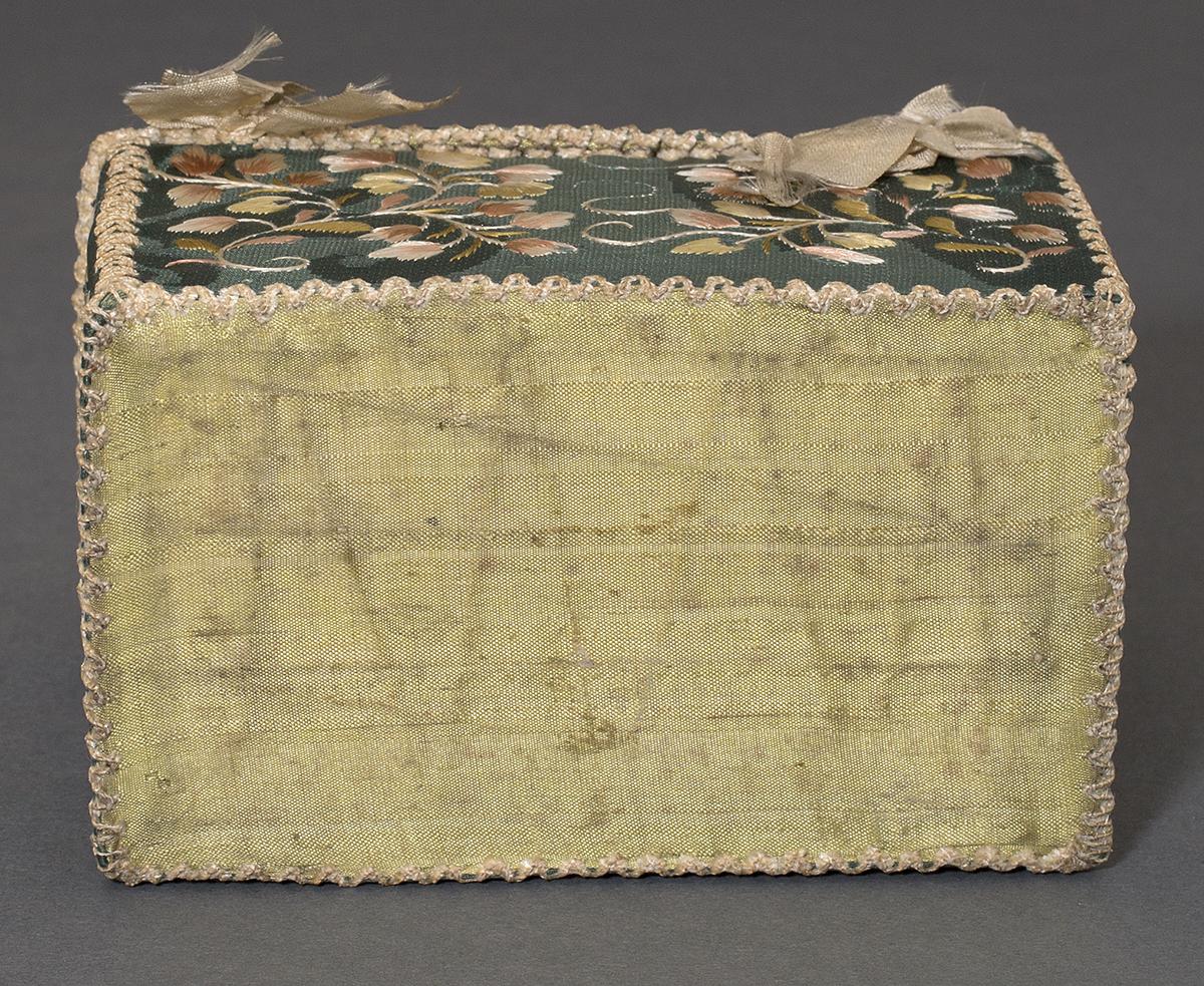 1964.0974 Box, Bottom