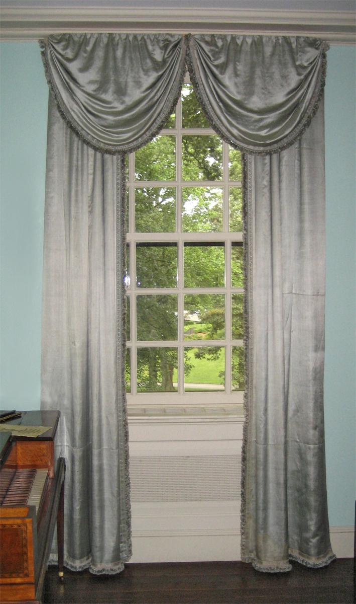 1955.0632 Window hangings